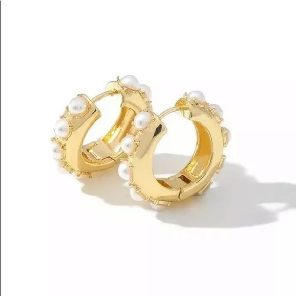 🖤 Eva 🖤 Chunky Gold Huggies Hoop Earrings NWT - Picture 7 of 9